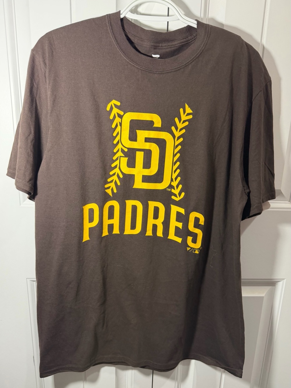 San Diego Padres #26 Supple Fanatics T-Shirt Men’s Large Brown Gold NWOT